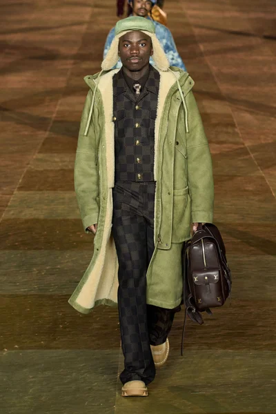 Look 23